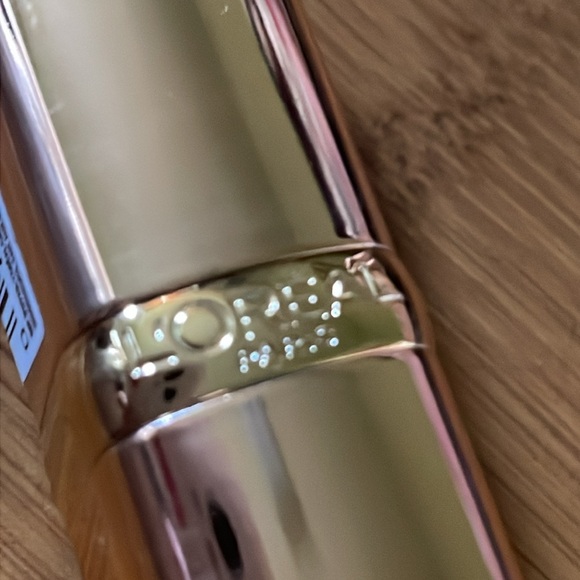 L;Oreal Colour Riche lipstick 171 NU CONFIDENT - Picture 6 of 8